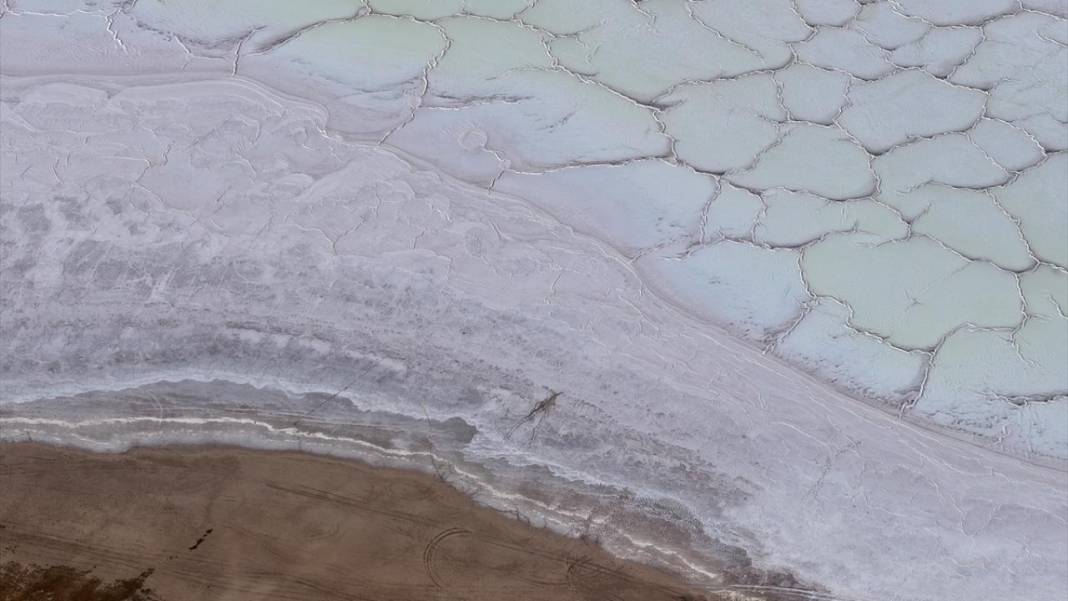 Palas Tuzla Gölü'nden dededen kalma yöntemlerle tuz çıkarma 20