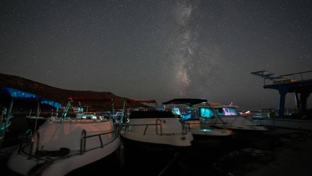 İzmir’de yıldızlı gece 11