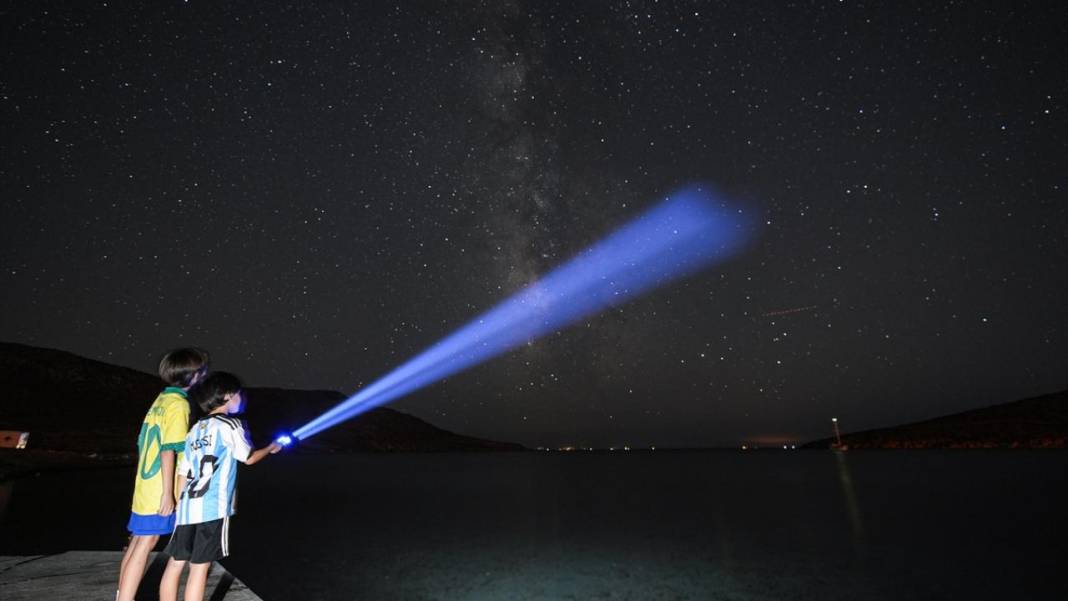 İzmir’de yıldızlı gece 12