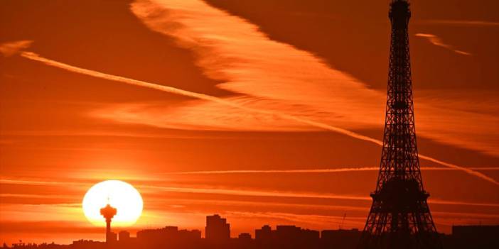 Paris'te gün doğumu