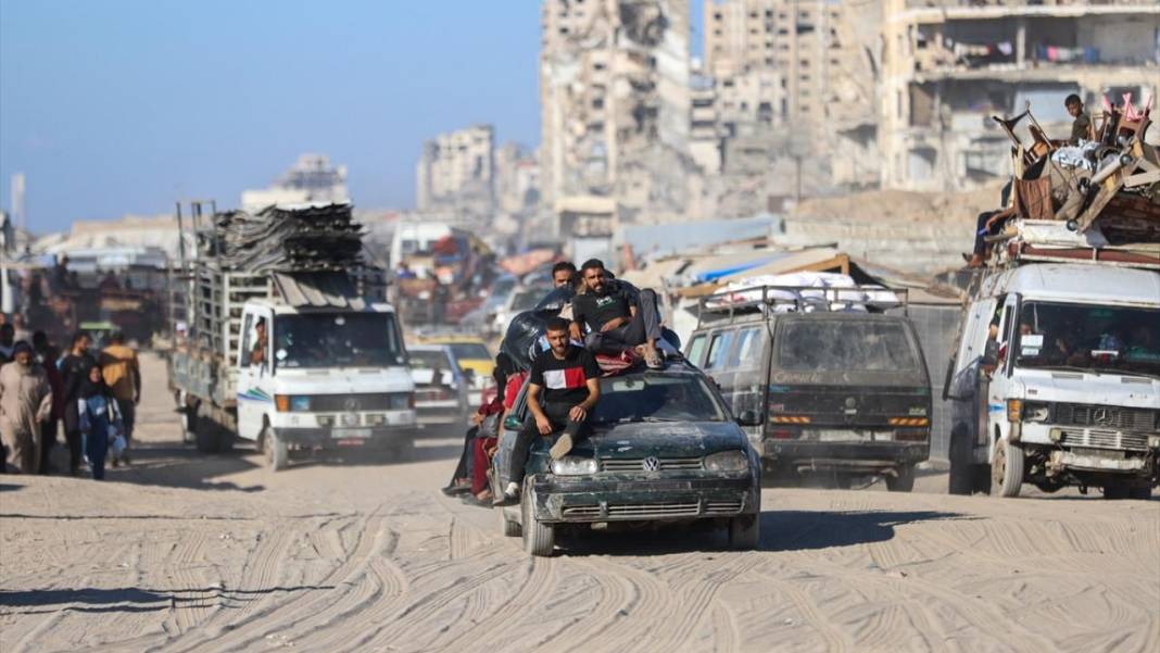 Katil israil yüzünden Gazzelilerin göçü sürüyor 16