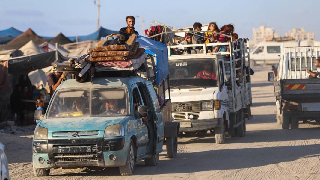 Katil israil yüzünden Gazzelilerin göçü sürüyor 6