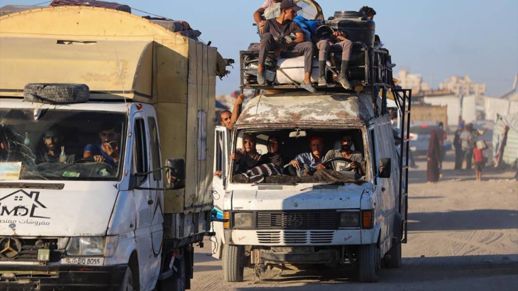 Katil israil yüzünden Gazzelilerin göçü sürüyor 7