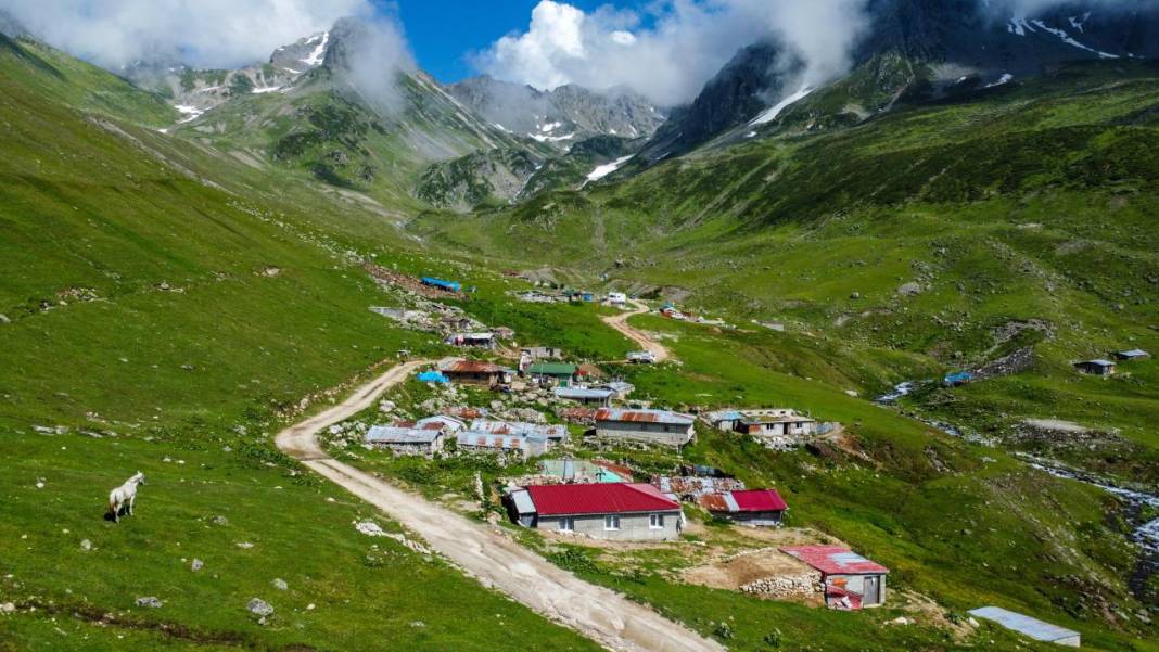 Kaçkarların zirvesinde yaratılış harikası: Avusor Yaylası ve Gölü 2