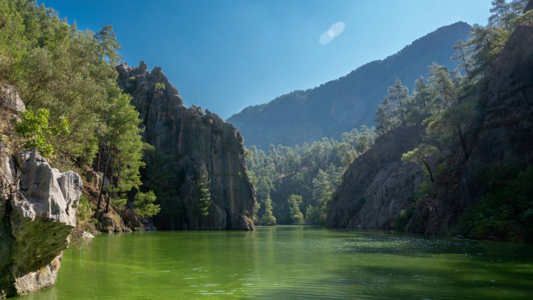 Karacaören Baraj Gölü'nde kartpostallık görüntüler 10
