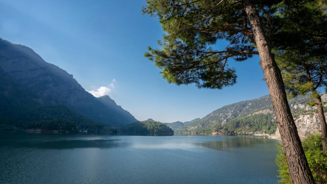 Karacaören Baraj Gölü'nde kartpostallık görüntüler 4