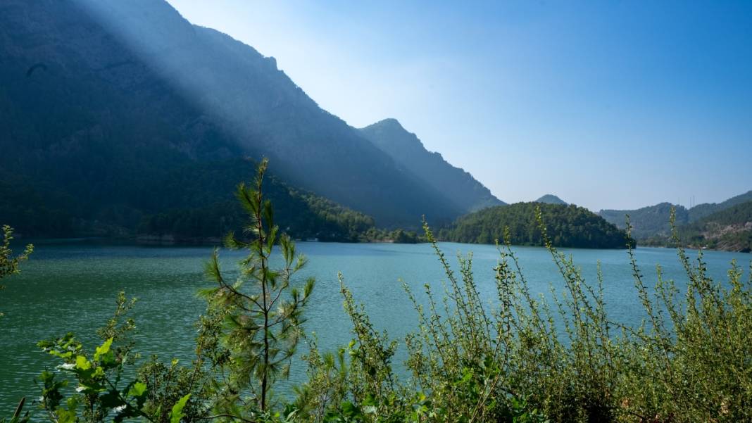 Karacaören Baraj Gölü'nde kartpostallık görüntüler 6