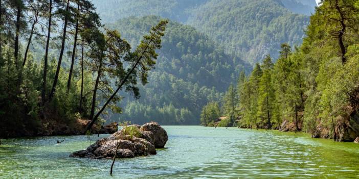 Karacaören Baraj Gölü'nde kartpostallık görüntüler