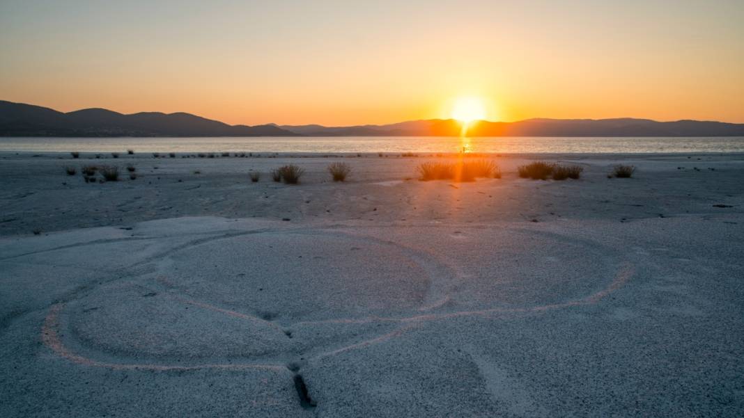 Salda Gölü'nde gün batımı 11
