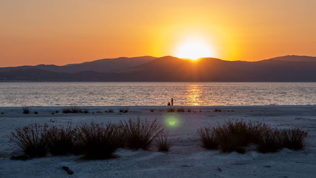 Salda Gölü'nde gün batımı 12