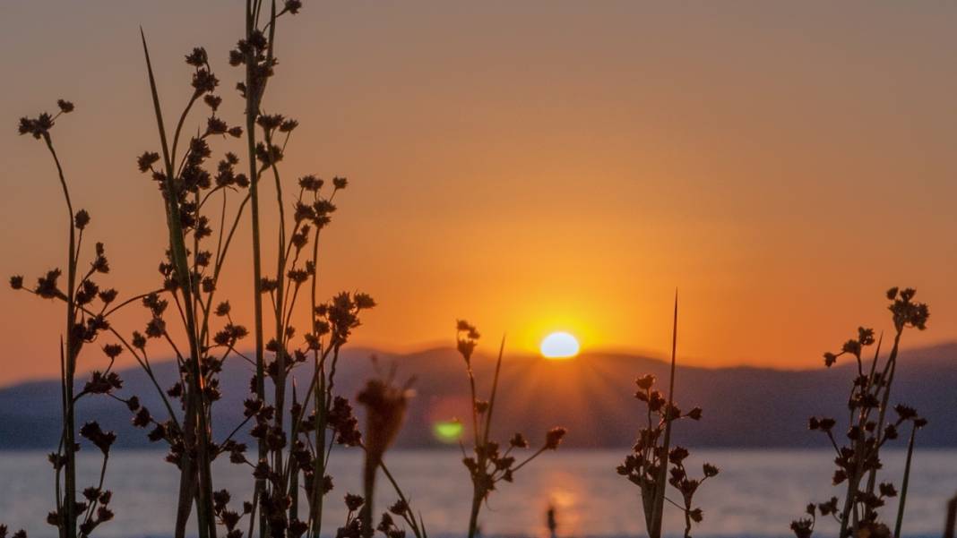 Salda Gölü'nde gün batımı 13