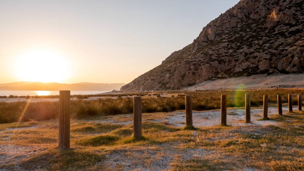 Salda Gölü'nde gün batımı 3