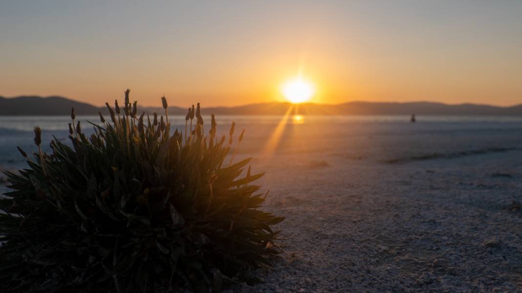 Salda Gölü'nde gün batımı 4