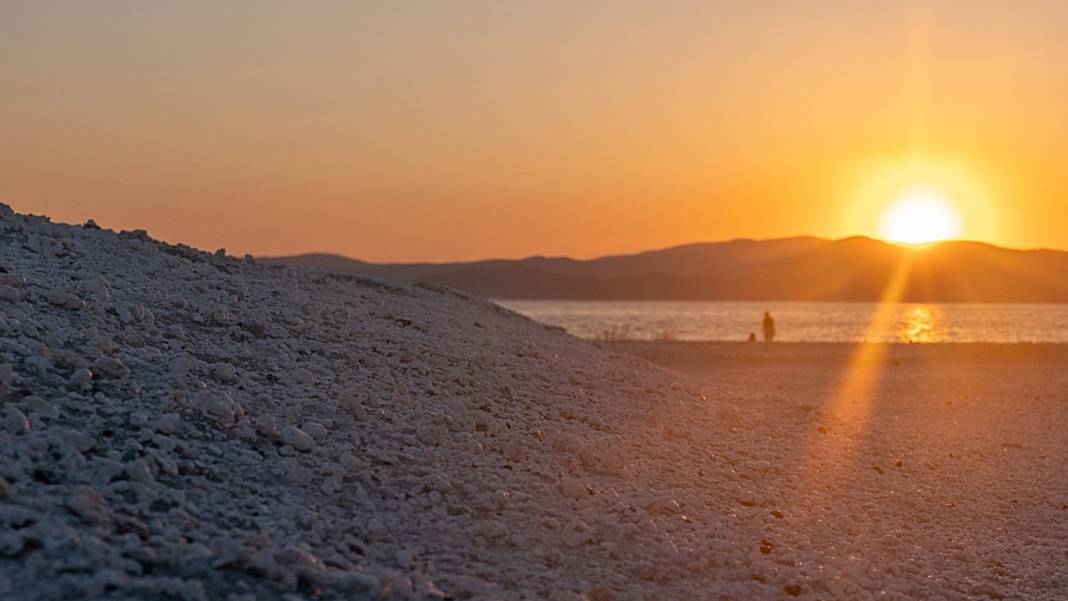 Salda Gölü'nde gün batımı 9