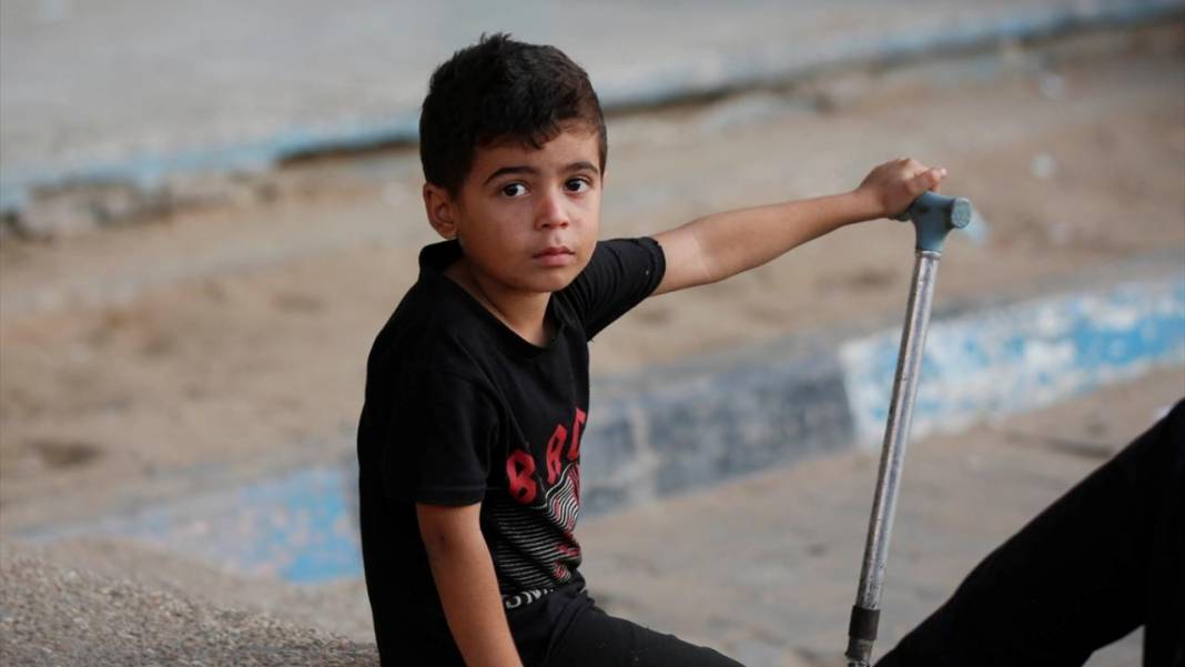 Göç eden Gazzeliler, Deyr Belah'taki UNRWA okullarına sığındı 3