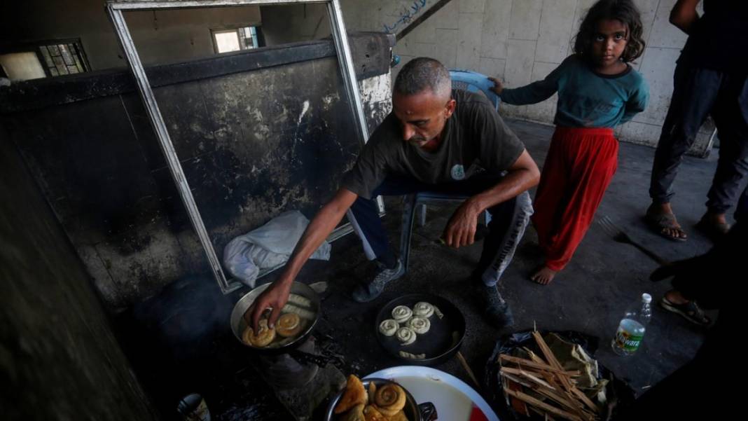 Göç eden Gazzeliler, Deyr Belah'taki UNRWA okullarına sığındı 4