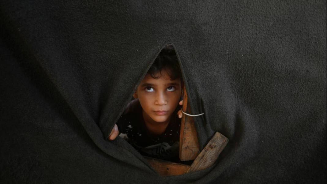 Göç eden Gazzeliler, Deyr Belah'taki UNRWA okullarına sığındı 7