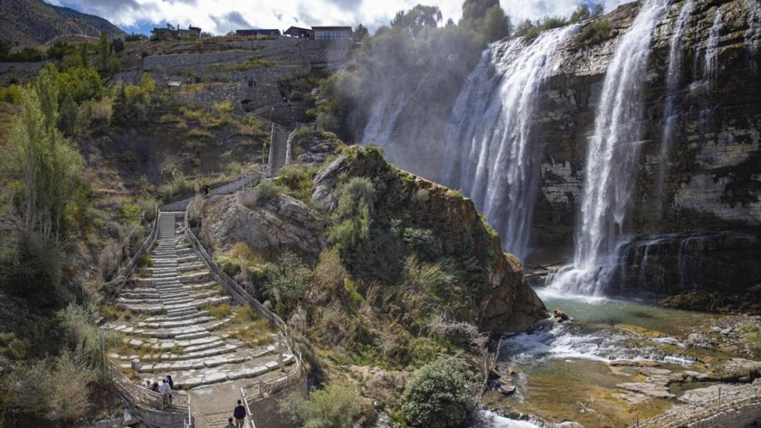Erzurum'un Tortum Şelalesi 9