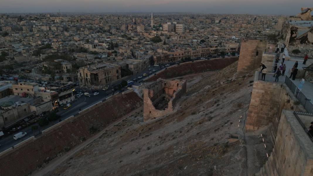 Suriye'nin tarihi Halep Kalesi 1