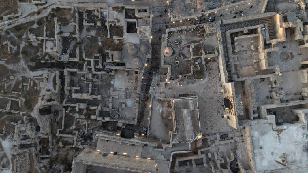 Suriye'nin tarihi Halep Kalesi 4