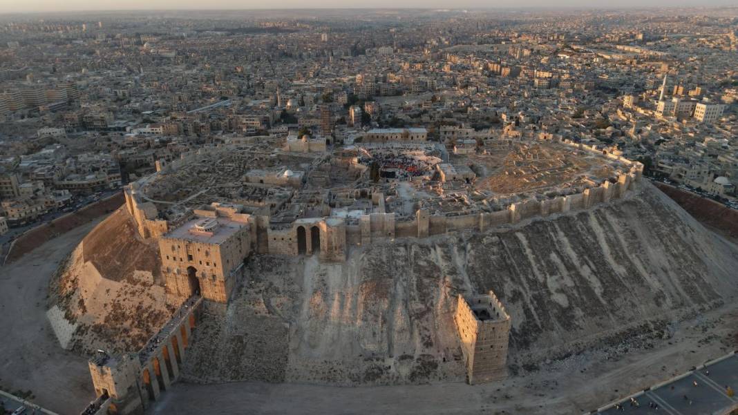Suriye'nin tarihi Halep Kalesi 8
