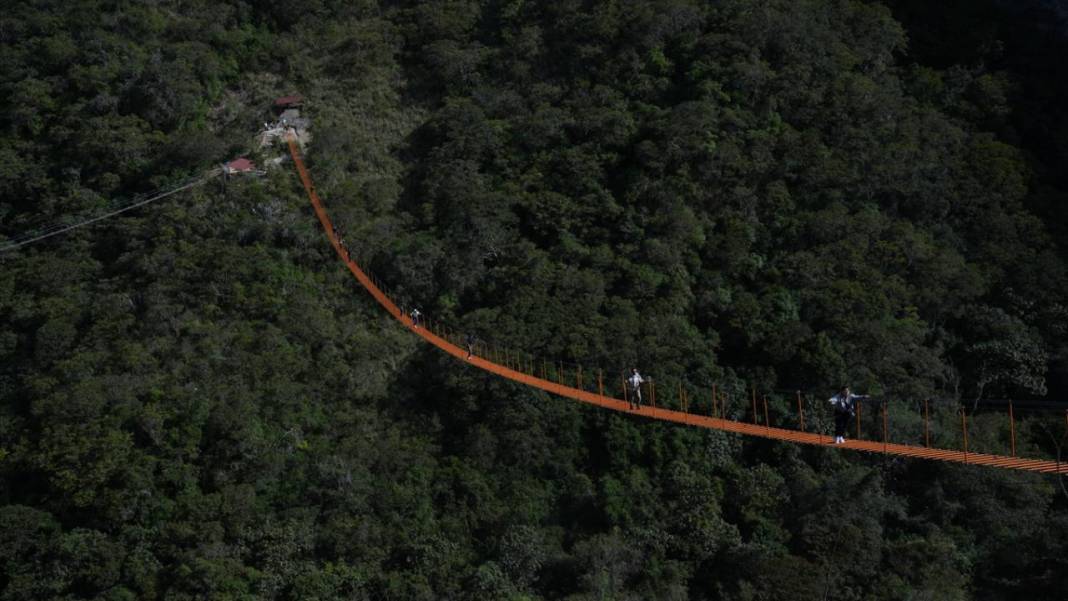 Kolombiya'nın tehlikeli asma köprüleri 7