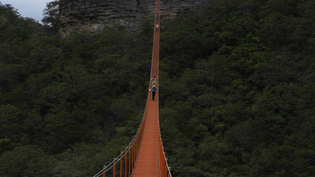 Kolombiya'nın tehlikeli asma köprüleri 8