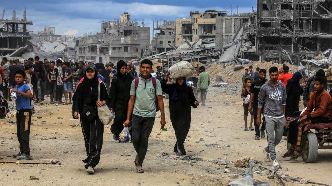 Gazze: Evlerine dönen insan manzaraları 1