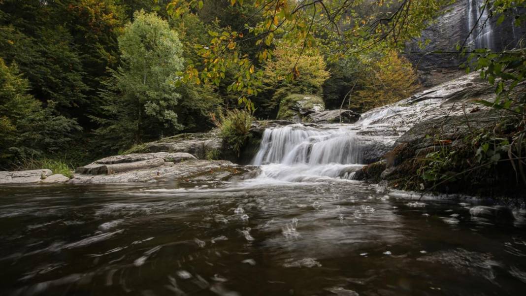 Suuçtu Şelalesi sonbahar renkleriyle ziyaretçilerini karşılıyor 2