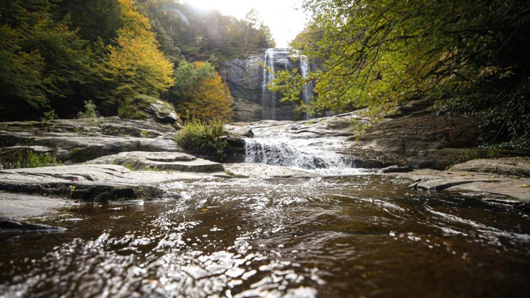 Suuçtu Şelalesi sonbahar renkleriyle ziyaretçilerini karşılıyor 5