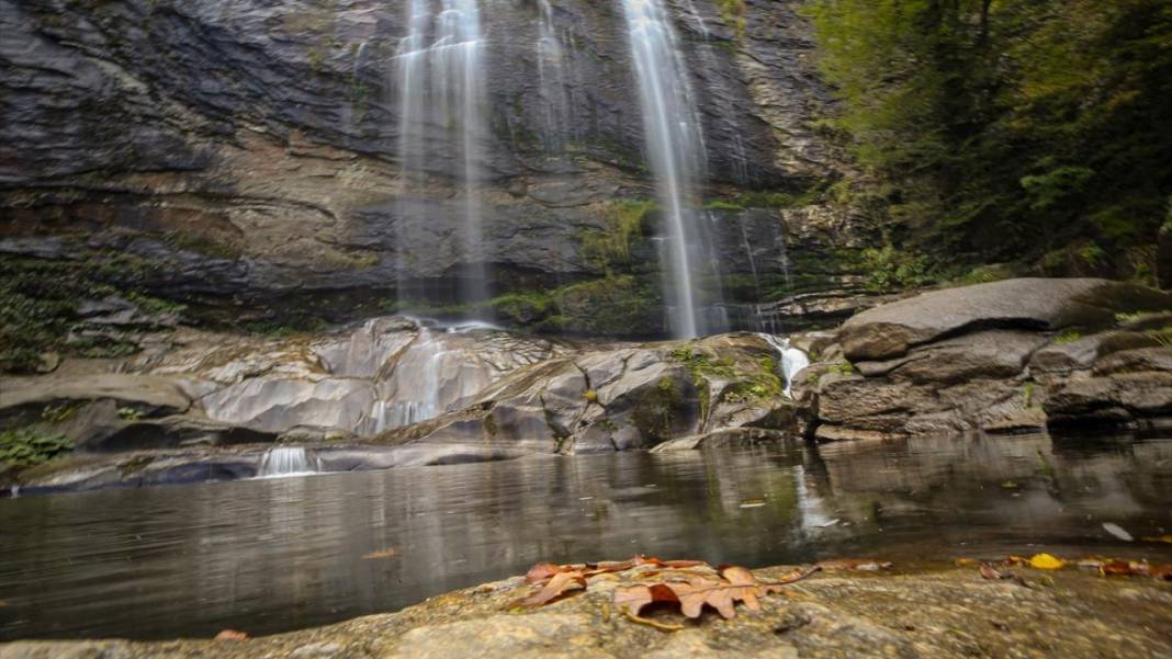 Suuçtu Şelalesi sonbahar renkleriyle ziyaretçilerini karşılıyor 6