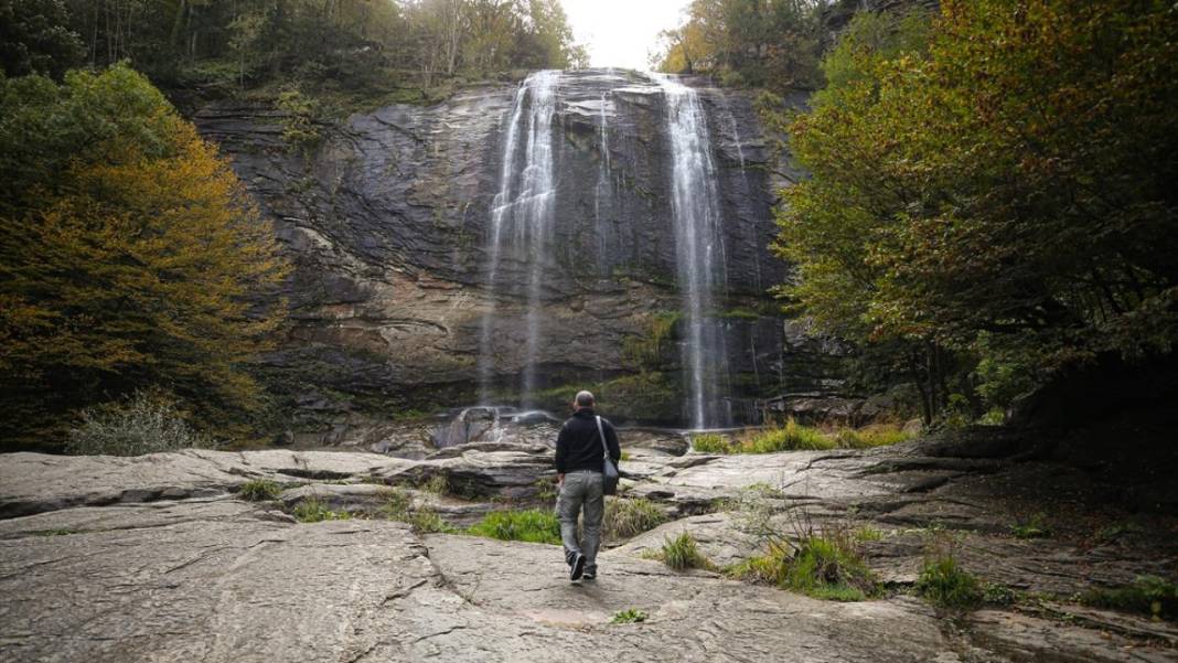 Suuçtu Şelalesi sonbahar renkleriyle ziyaretçilerini karşılıyor 8