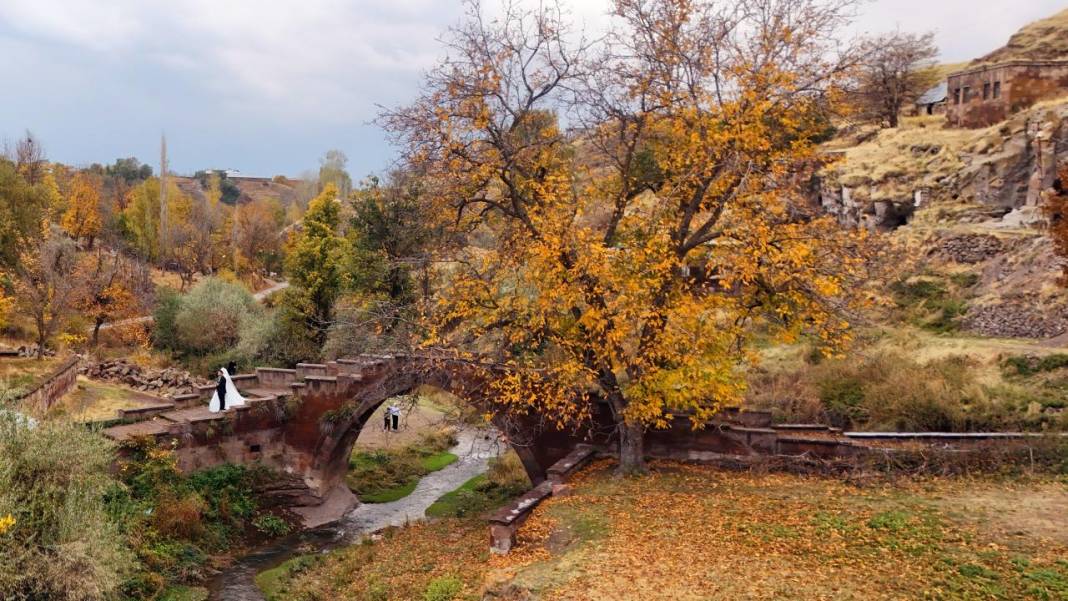 Ahlat'ın tarihi mekanlarında sonbahar güzelliği 1