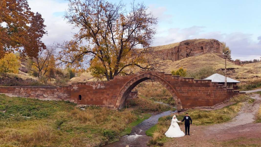 Ahlat'ın tarihi mekanlarında sonbahar güzelliği 4