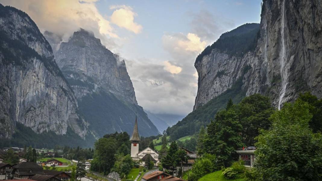 Alpler'in ortasında rüya gibi bir vadi 10