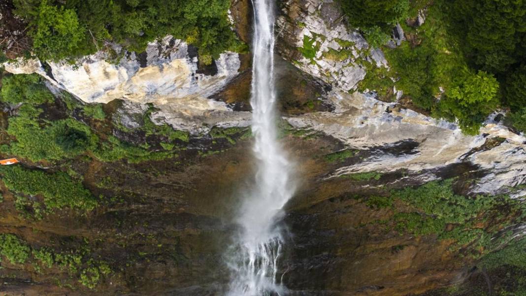 Alpler'in ortasında rüya gibi bir vadi 14