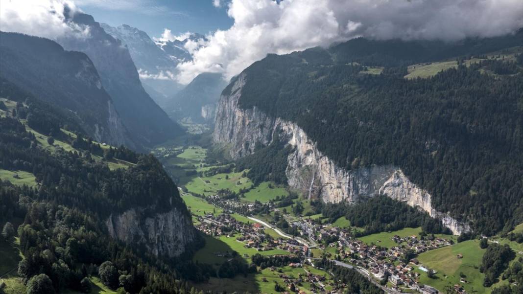 Alpler'in ortasında rüya gibi bir vadi 4