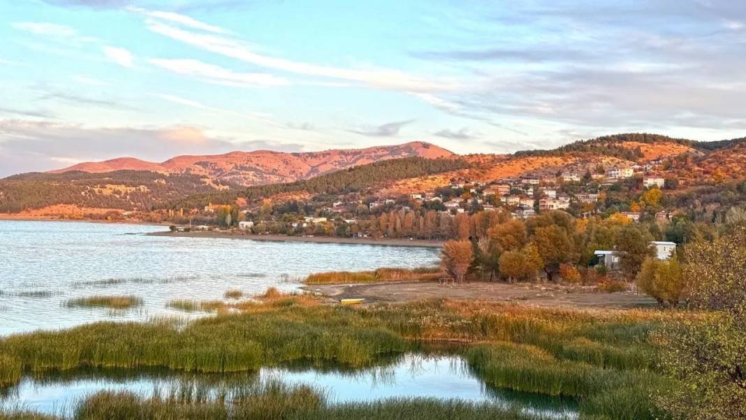 Hazar Gölü'nde sonbahar renkleri 2