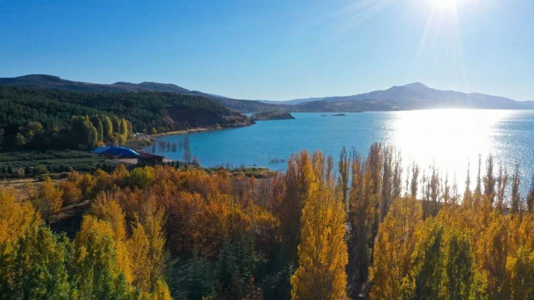 Hazar Gölü'nde sonbahar renkleri 9