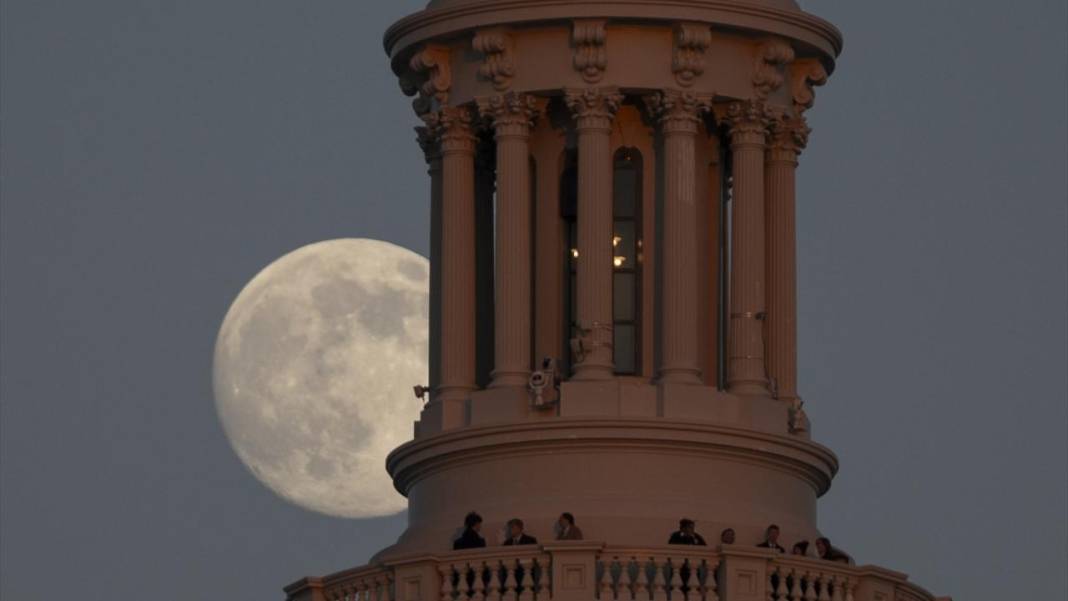 Gökyüzünde Dolunay güzelliği 19