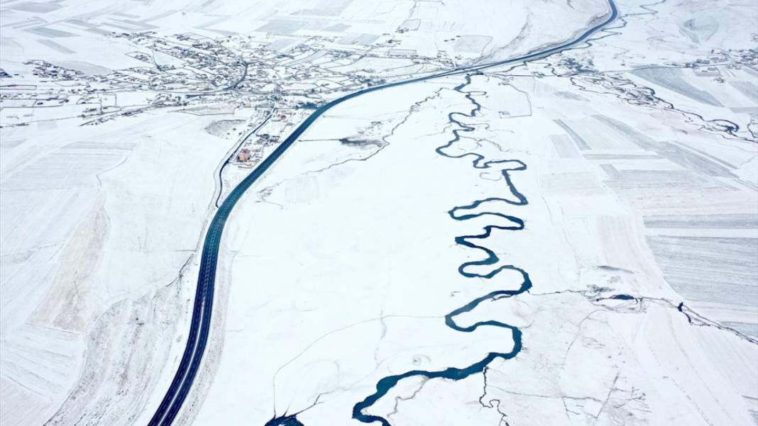 Kışın donmayan menderesler mahlukata can suyu oluyor 5