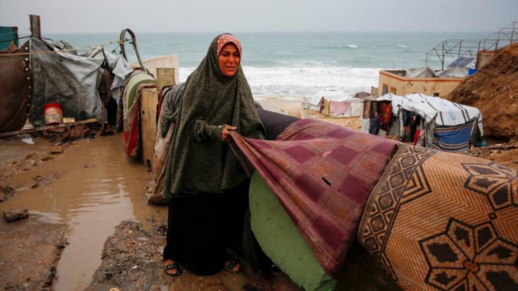 Gazzelilerin çadırlarını su bastı 10