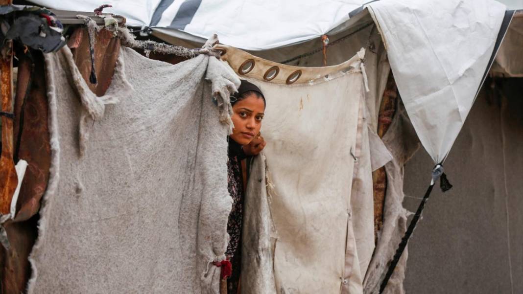 Gazzelilerin çadırlarını su bastı 12