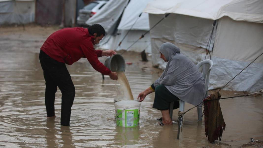 Gazzelilerin çadırlarını su bastı 4