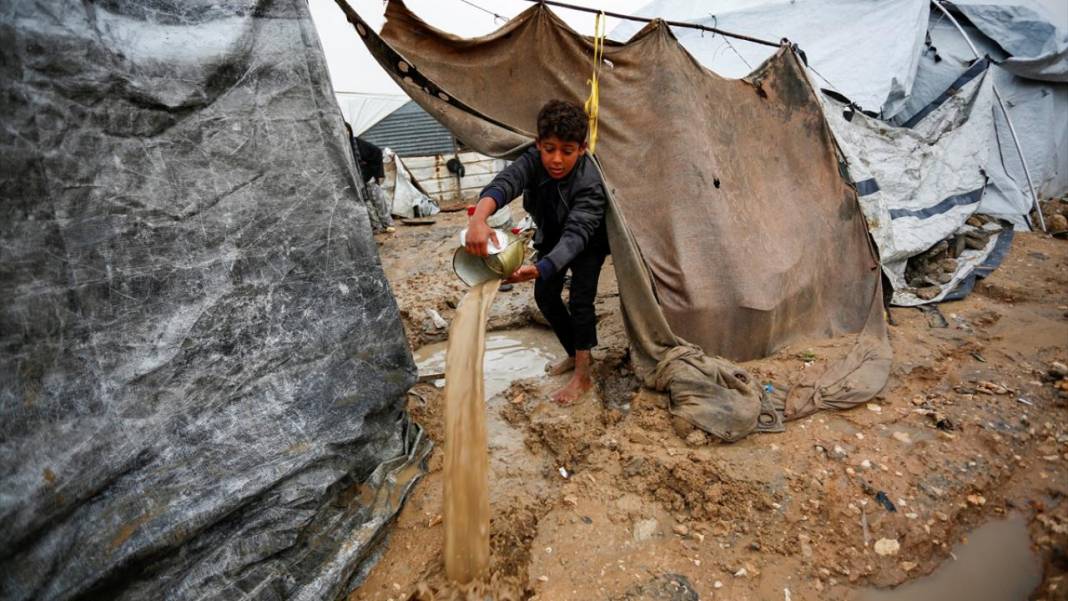 Gazzelilerin çadırlarını su bastı 5