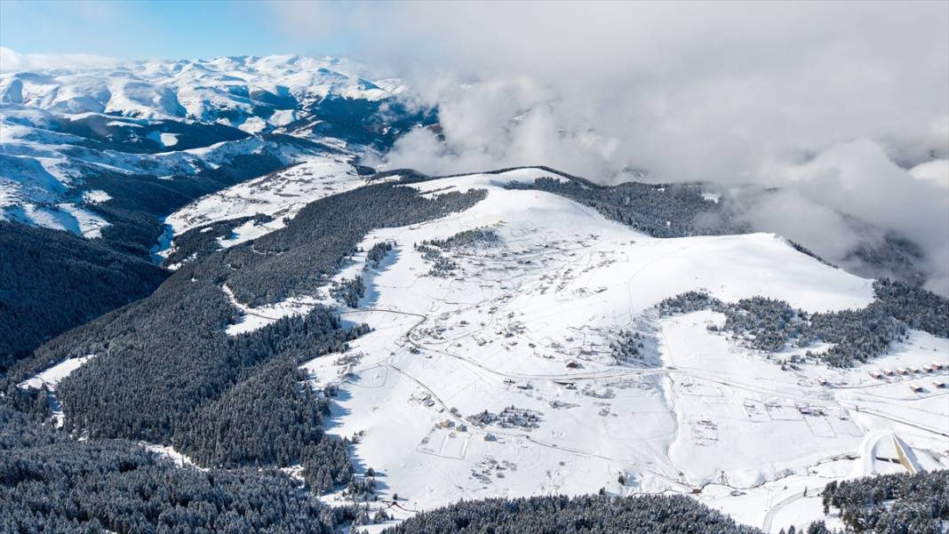 Kümbet Yaylası’nda yeşilden beyaza mevsim geçişi 8