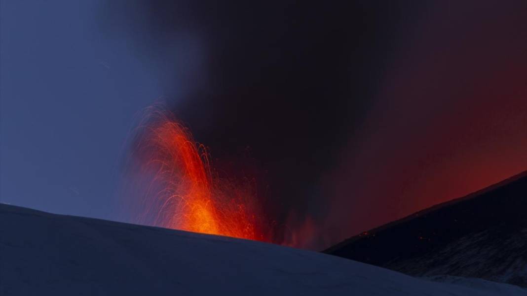 İtalya'daki Etna Yanardağı’nın volkanik faaliyeti devam ediyor 1