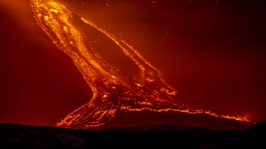 İtalya'daki Etna Yanardağı’nın volkanik faaliyeti devam ediyor 15