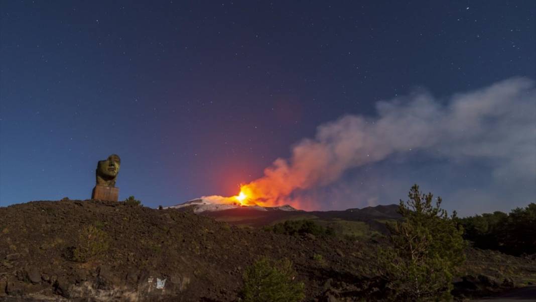 İtalya'daki Etna Yanardağı’nın volkanik faaliyeti devam ediyor 18