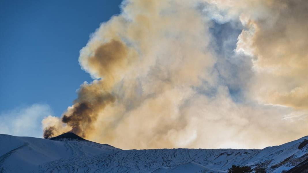 İtalya'daki Etna Yanardağı’nın volkanik faaliyeti devam ediyor 7